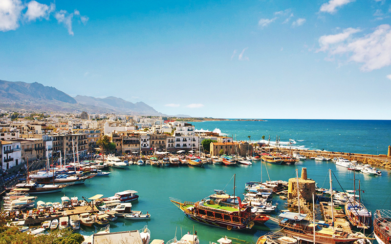 Gayrimenkul yatırımı uzun vadede içinde birçok  avantajı ve kazancı barındıran  bir yatırımdır. Yaşamın  boyunca çeşitli şekillerde kullanabileceğiniz  gayrimenkuller hem tasarruf etmek hem de gelir elde etmek için  başarılı bir tercihtir.

 